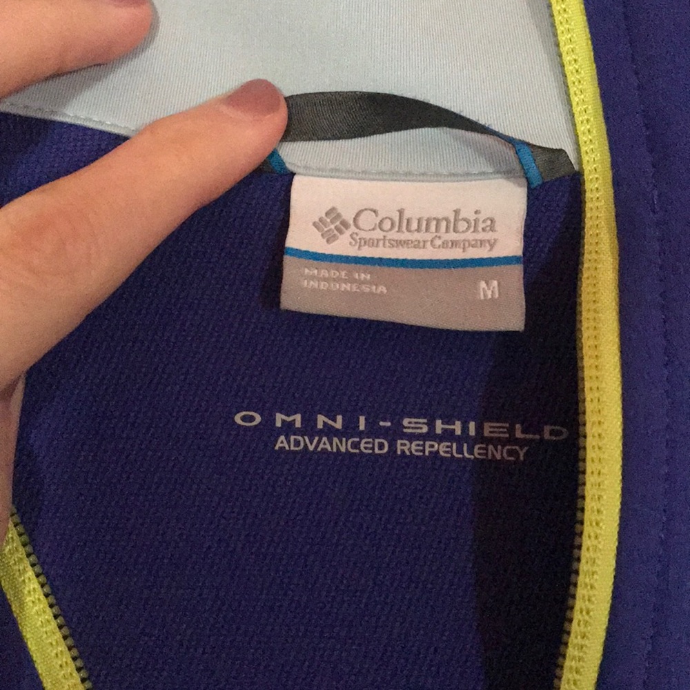 Columbia pull over - Picture 3 of 8